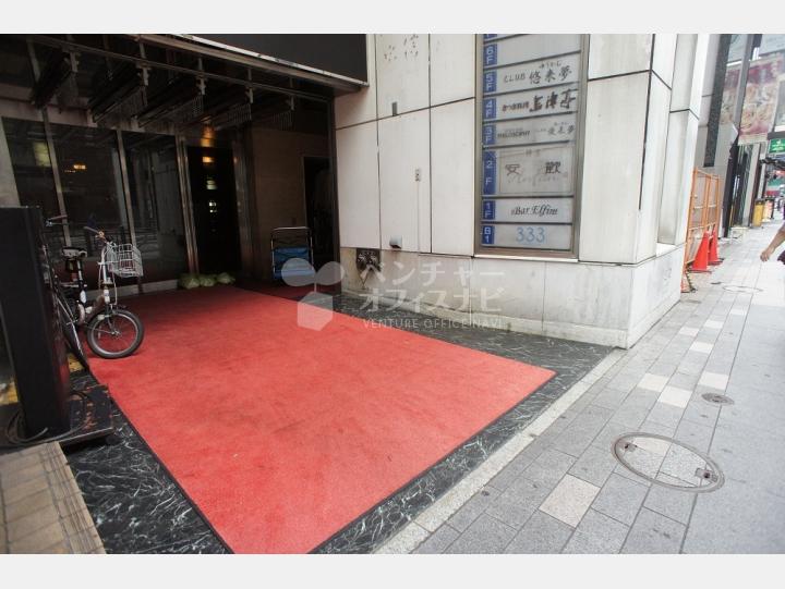 入口 【ニューギンザビル3号館】