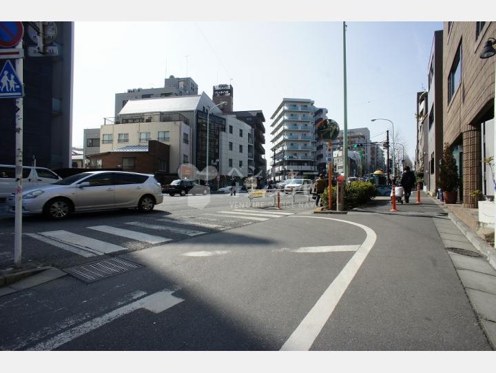 物件前の通り　【ル・パルク上原】