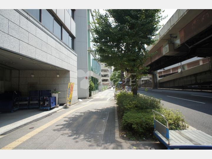 建物前の通り【神田岩本町プラザビル】