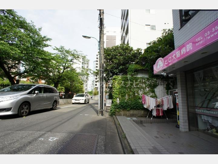 建物前の道路【第六文成ビル】