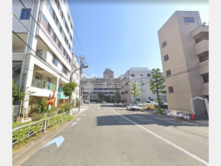 【前面道路】ツアーハイツ