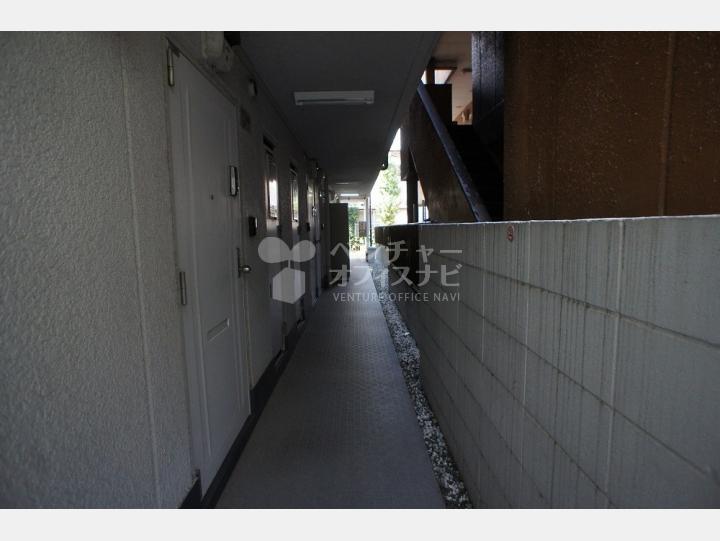 共用部通路【アーバンコート渋谷本町】