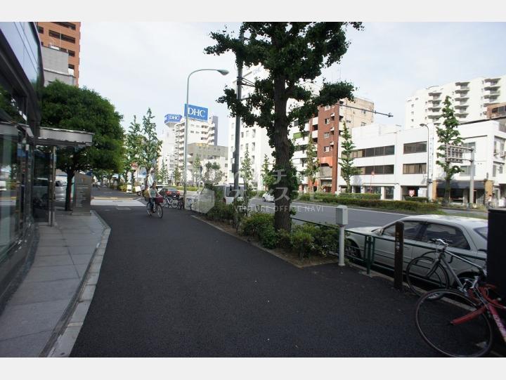 建物前の道路【サイオスビル】