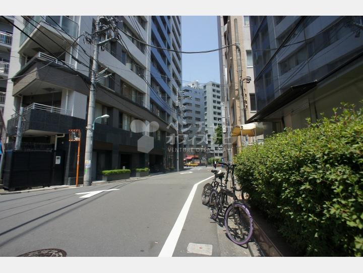 前面道路【愛住ビル】