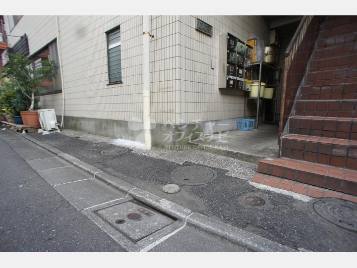 入口通路【メディアビル】