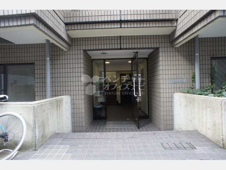 エントランス前　【クレセント恵比寿】