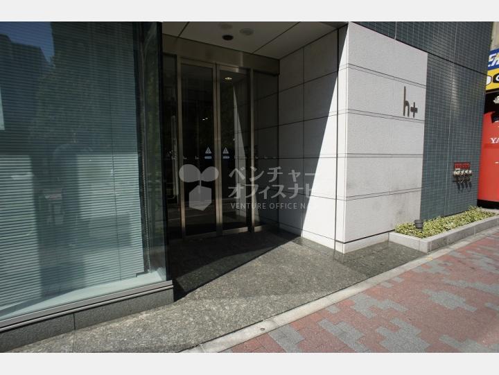 入口 【h+ビル】