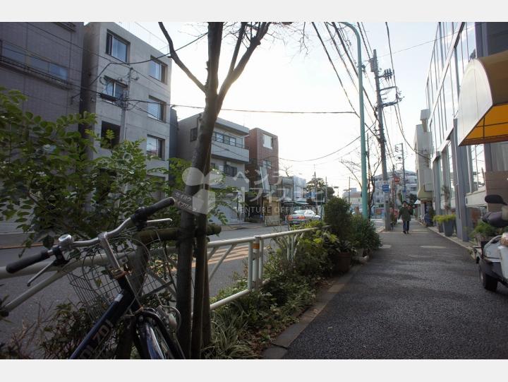 前面道路【マンションキリイ】