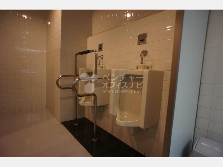 トイレの様子【トラスティ麹町ビル】
