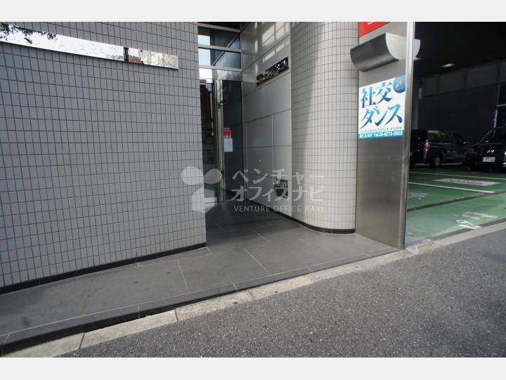 外観 【新宿やわらぎビル】