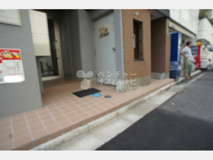 入口【レイクサイド湯島】