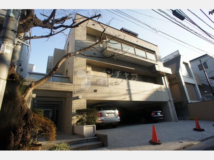 外観　タイル張りのシンプルなＳＯＨＯマンション　【サンハイム南青山】