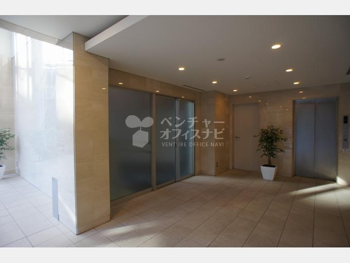 エントランス　【アジリア代々木J's（AGILIA YOYOGI J's）】