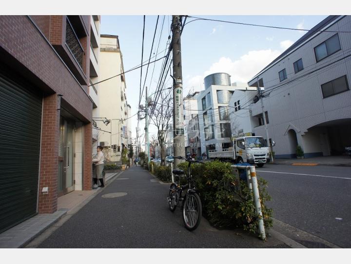 前面道路【マンションキリイ】