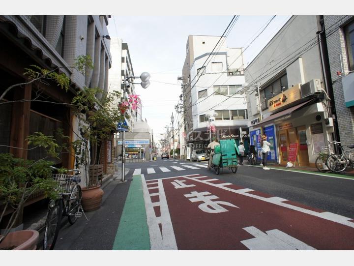 建物前の道路【白金ＧＮビル】
