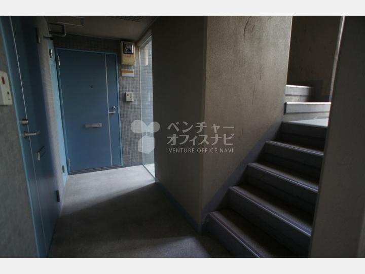 階段【グリーンキャピタル北新宿】