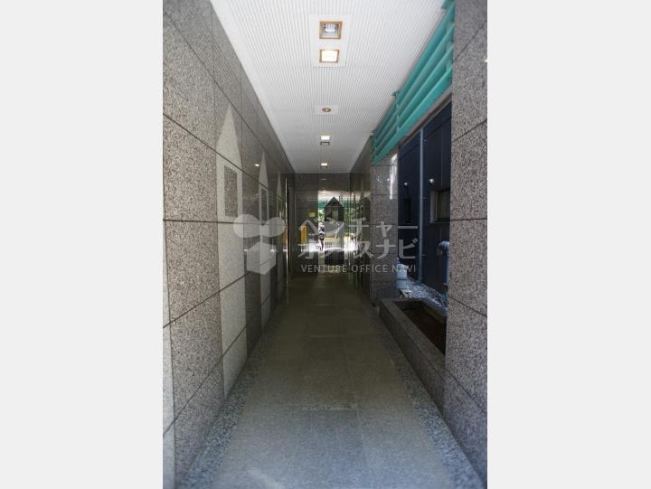 共用部通路　【１５６・御苑ビル】