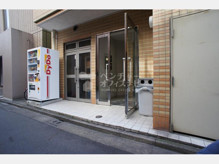 入口【シャンデールビル】