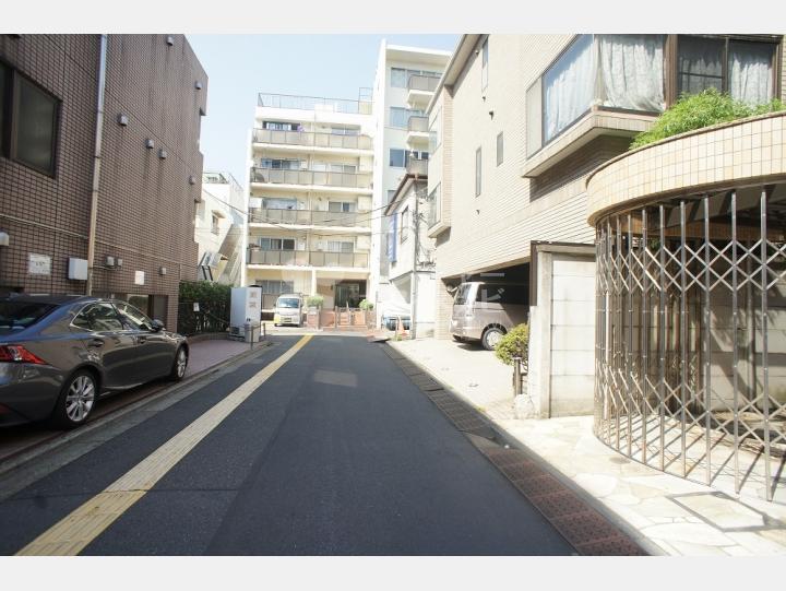 物件前の通り【ボヌール青山】