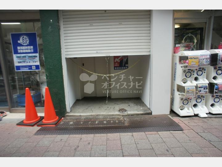 入口【リバティー2号館】