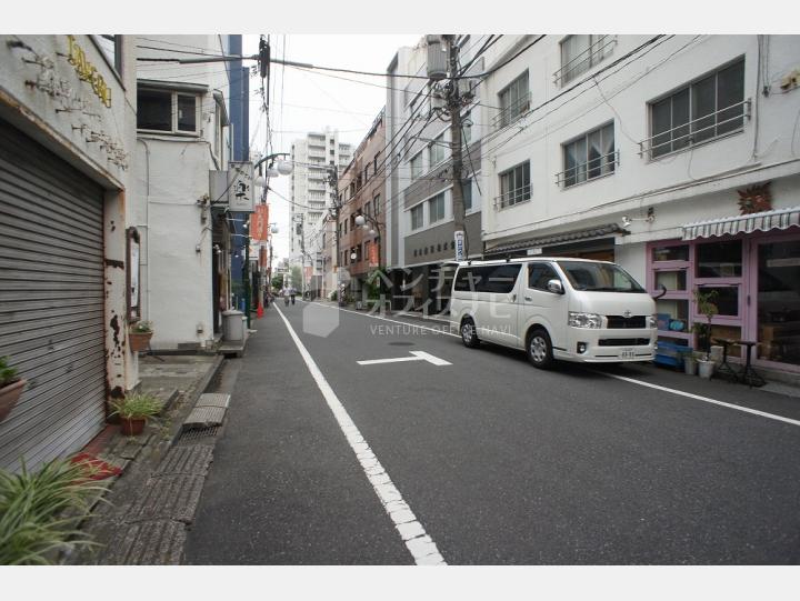 物件前の通り【三恵ルミエール四谷】