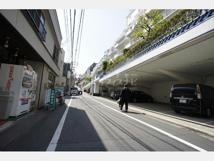 建物前の道路　【ＭＹ高輪ビル】