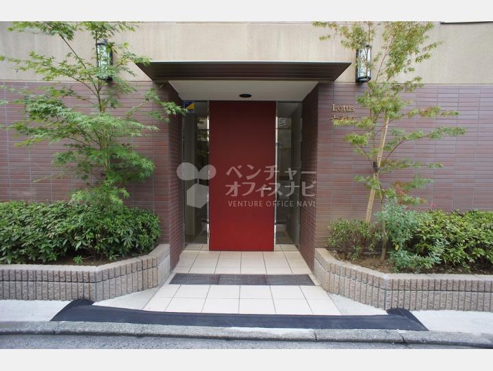 入口 【ロータス六番町】