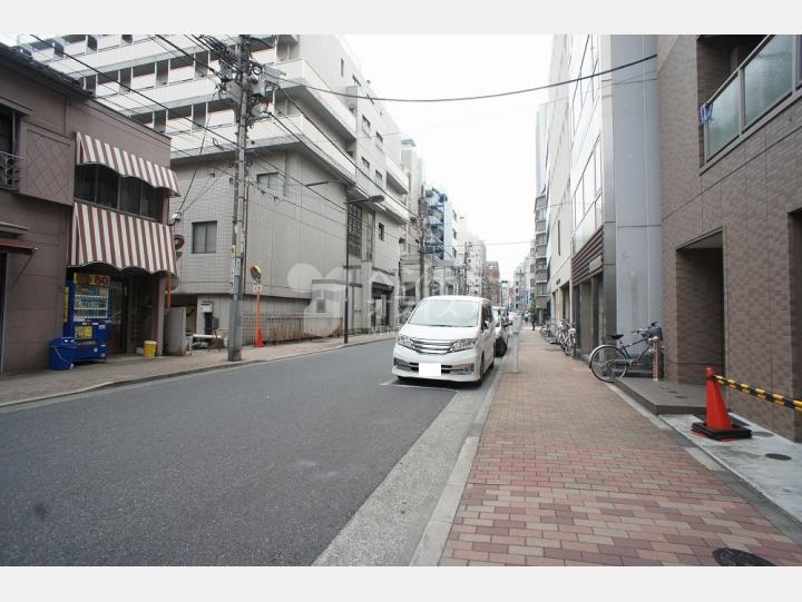 前面道路【第2成瀬秋葉原ビル】