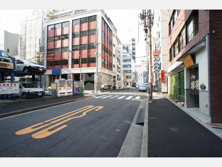 物件前の通り 【AXAS大手町LUXEASE(アクサス大手町ラクシーズ)】