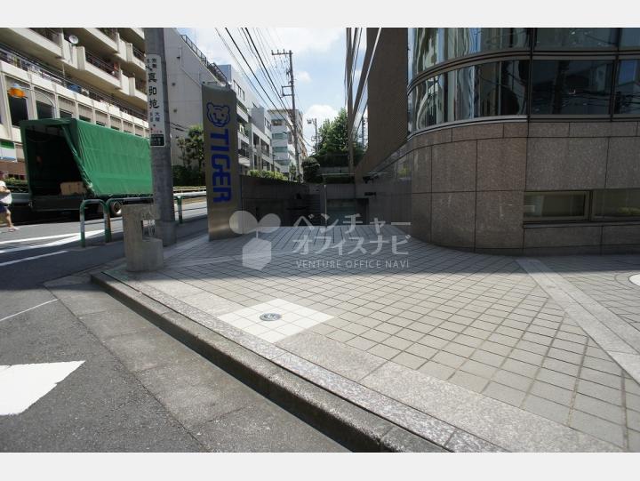 入口【T&Tビル】