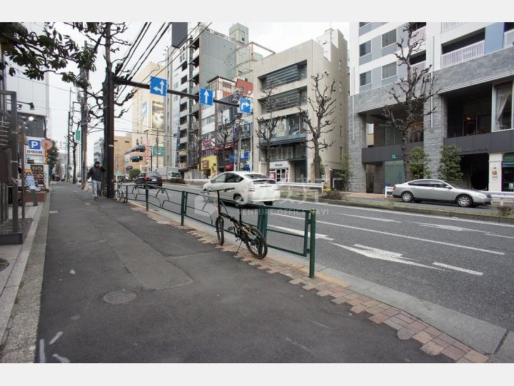 外苑西通り 【青山コンパルビル(AOYAMA COMPAL BLD.)】