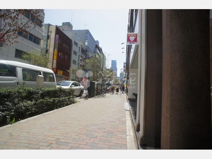 ビルの前の通り【三好ビル】
