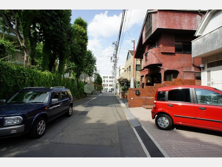 物件前の通り 【Casa DelRey OMOTESANDO(カーサデルレイ表参道)】
