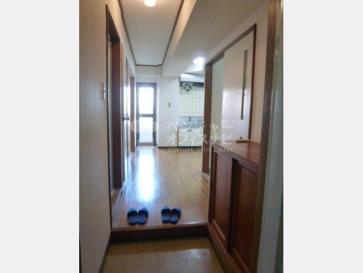 ３０５玄関部分【リリーハイツ】