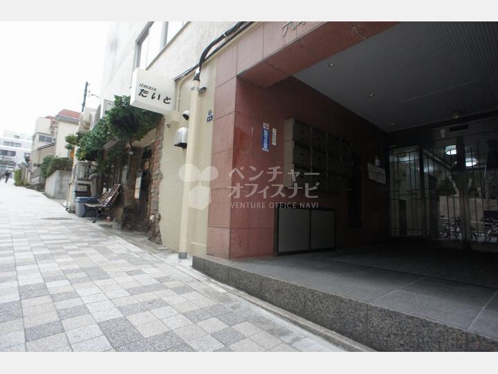 入口周辺【六本木マンション】