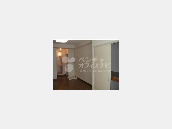 【アーバンホワイトハウス】