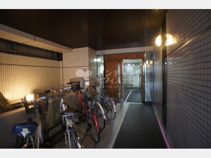 入口【ウイン四谷】