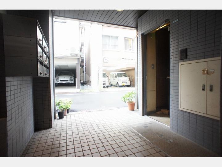 入口【エクセレントタワー】