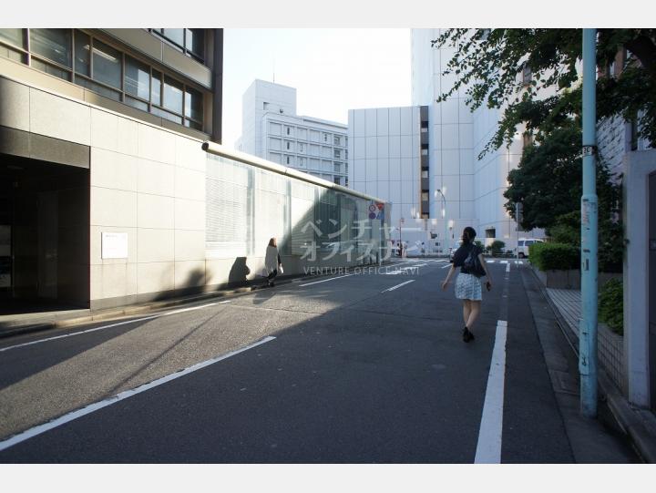 物件前の通り 【ラウンドクロス渋谷】