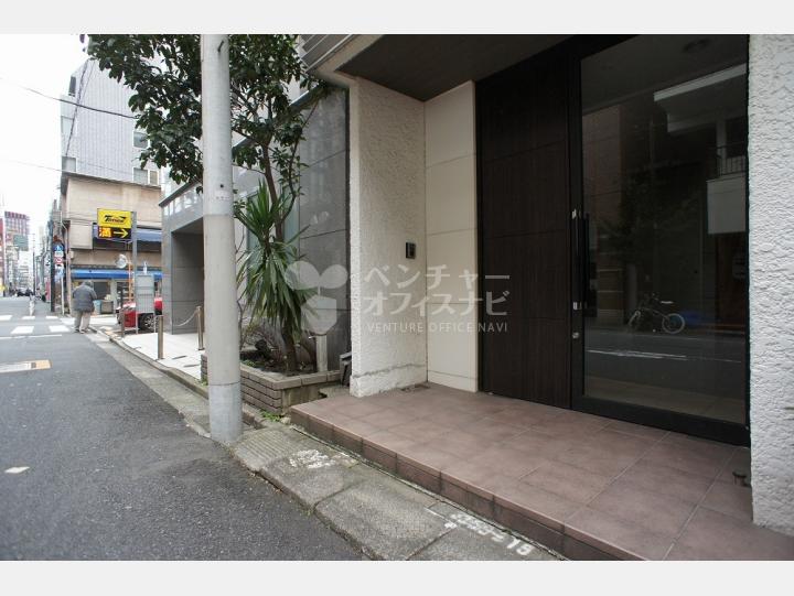 入口【First Enomoto BLDG】