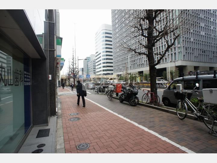 建物前通り【カクトビル宝町】