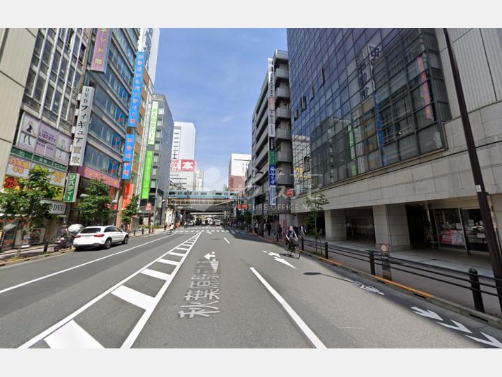 【前面道路】GEEKS AKIHABARA