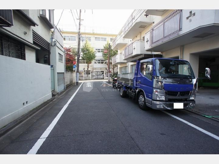 前面道路【南大塚コーポ】