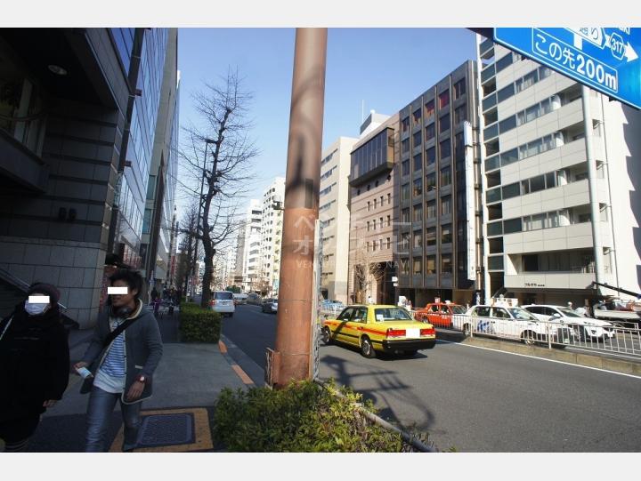 ビルの前の通り【五反田山崎ビル】