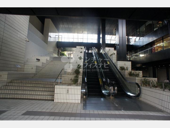 エスカレーター【アーク森ビル】
