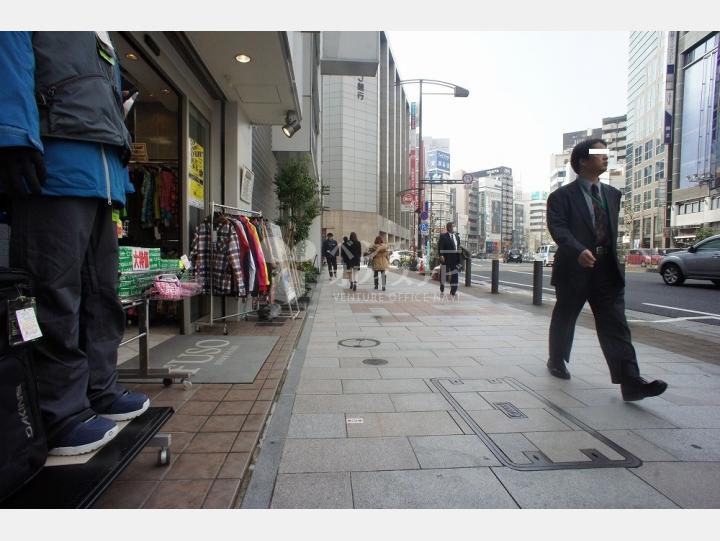 前面道路【神田小川町ビル】