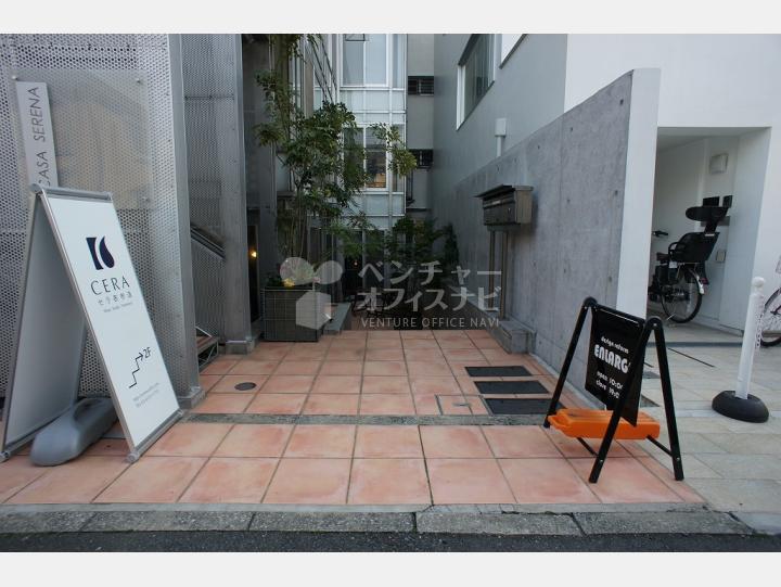入口 【カーサ・セレーナ(CASA SERENA)】
