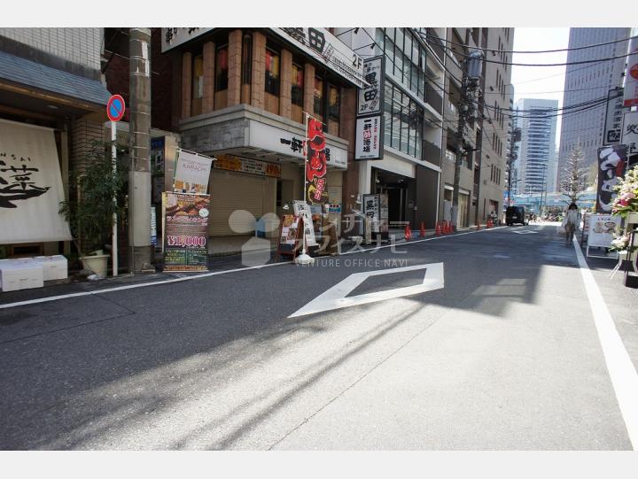 物件前の通り 【ミヤコビル】