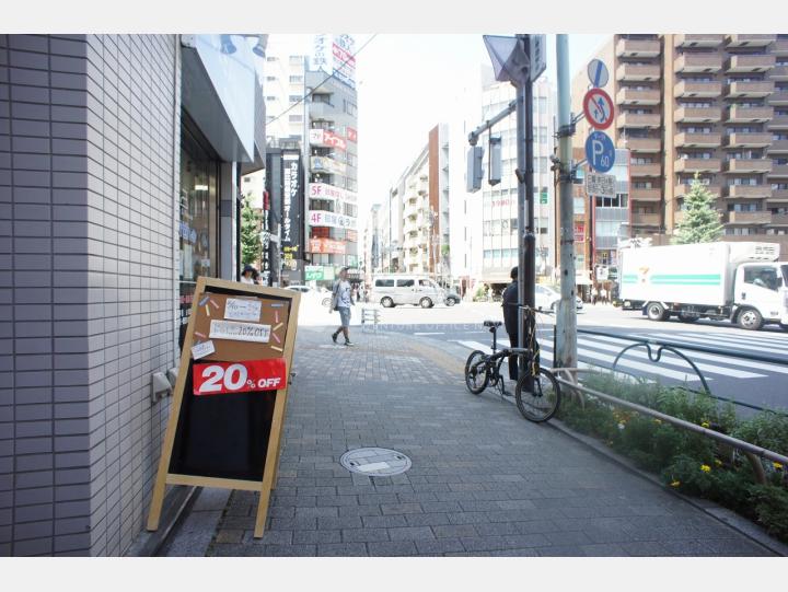 前面道路【サン栄ビル】
