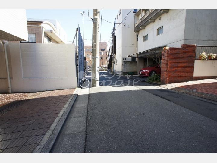 物件前通り【HT千駄ヶ谷ハウスⅩ】